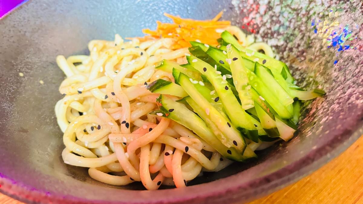 Create a comfortable dining environment, allowing every customer to enjoy a wonderful time. warm environment Our characteristics It is a Chinese restaurant in Paris, France, mainly serving rice dishes.