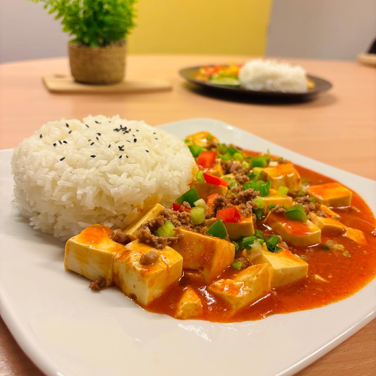 Create a comfortable dining environment, allowing every customer to enjoy a wonderful time. warm environment Our characteristics It is a Chinese restaurant in Paris, France, mainly serving rice dishes.