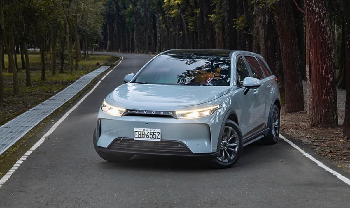 We provide comfortable 5-person and luxurious 9-person charter services to make your journey more enjoyable. professional charter service The services we provide 24hr "All over Taiwan" every area has service  
‼️ Open all year round ‼️  
#Comfortable 5-seater #Luxury 9-seater  
#Alphard #LexusLM  
#Customizable itinerary #Tax ID #Receipt  
#Airport port pick-up and drop-off #Long-distance #Travel #Business #Chartered car  
#Transportation #Pet pick-up and drop-off #Mountain shuttle #Celebrity chasing trip  
#Motor vehicle insurance #Travel insurance #Rental vehicle sales