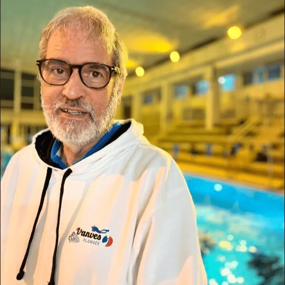 MF1, Président de la section Plongée du Stade de Vanves.