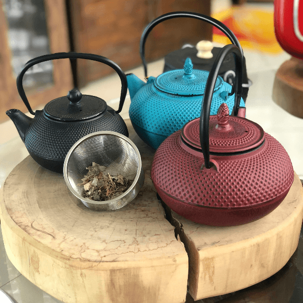 hand-finished-artisan-cast-iron-teapot-hobnail-pattern