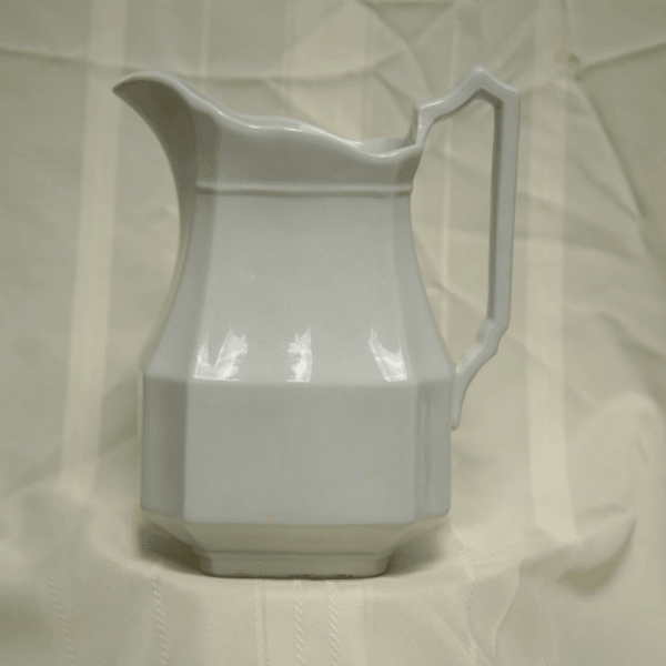 ergonomic-handle-glass-milk-jug-commercial-use
