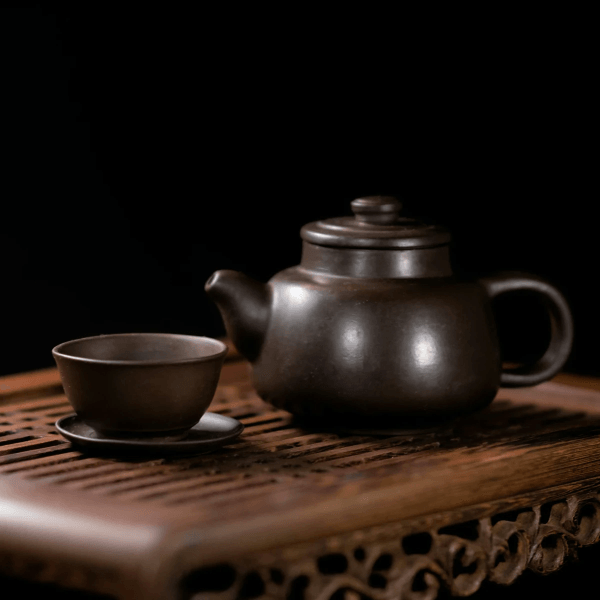 Handmade-vs-Slipcast-Yixing-Zisha-teapot-craftsmanship-comparison-B2B