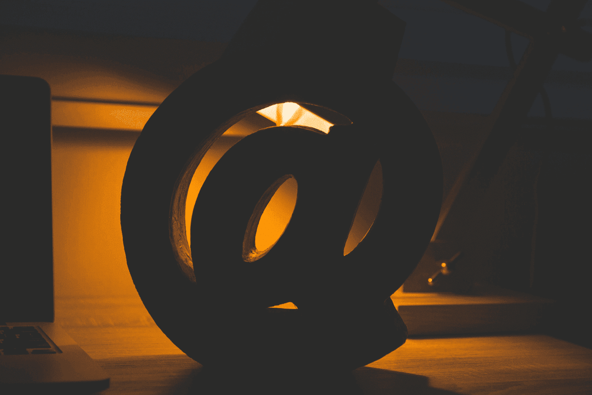 Momento y frecuencia de envío de correos electrónicos