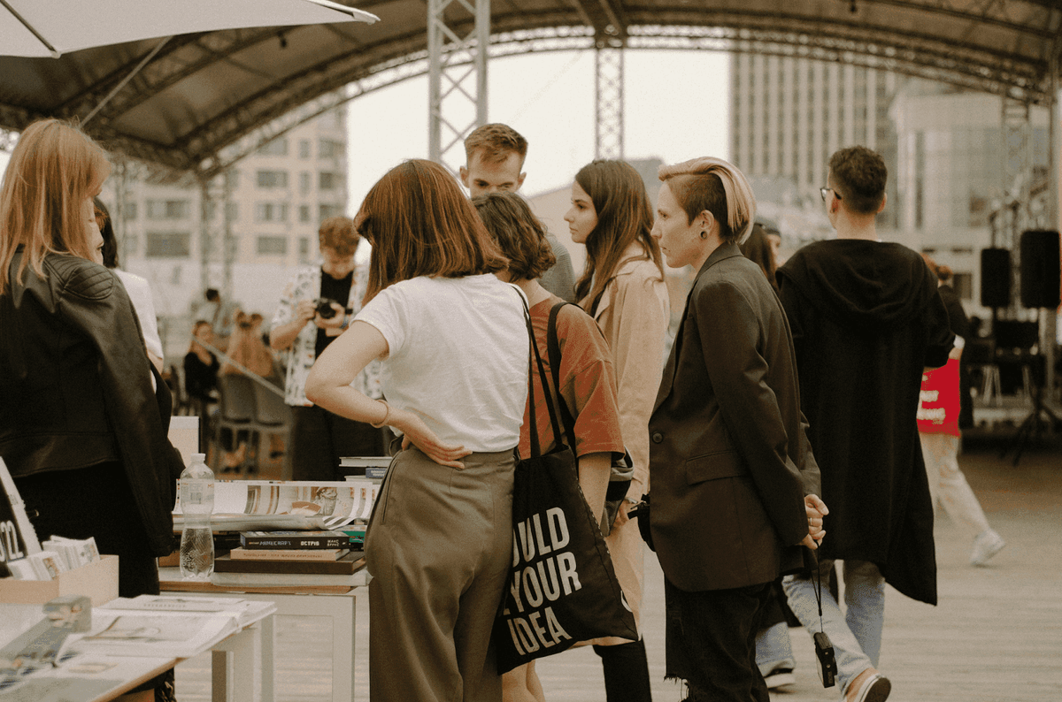 Prueba social: ilustración de FOMO