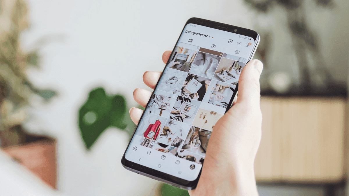 Ilustrasi yang menampilkan konten media sosial yang menarik