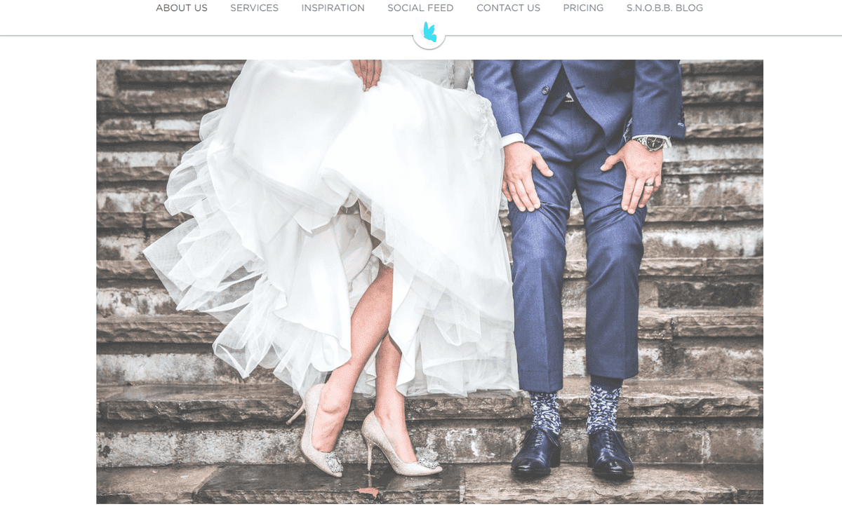 Pembuat situs web pakaian SNOBB dengan Strikingly