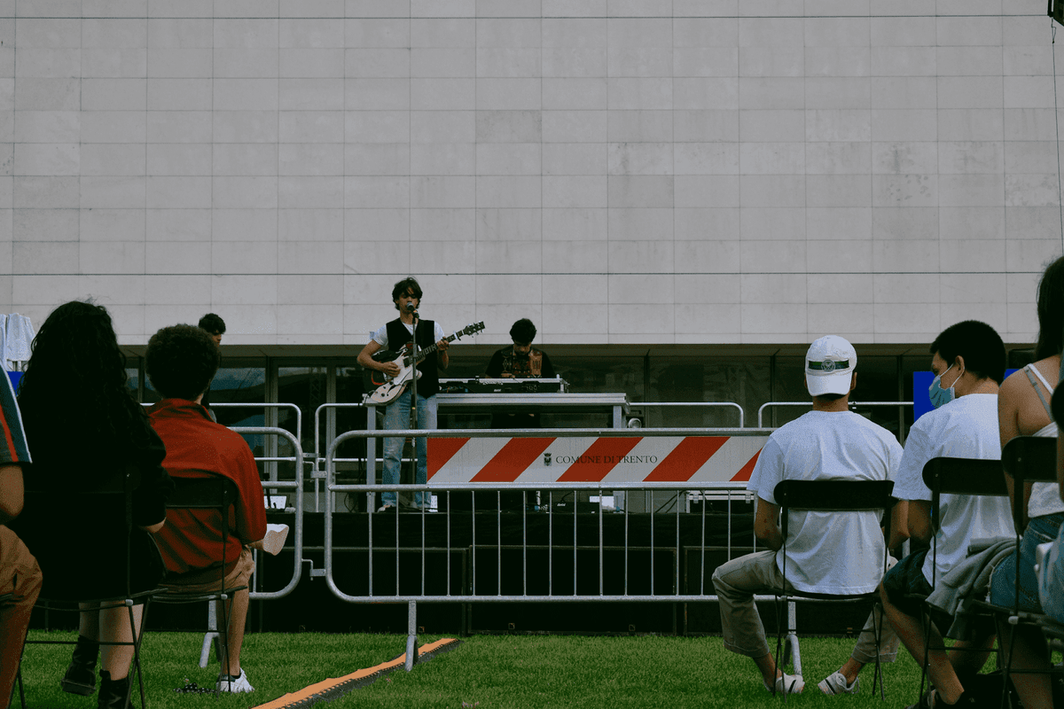 Aprovechar las asociaciones y colaboraciones