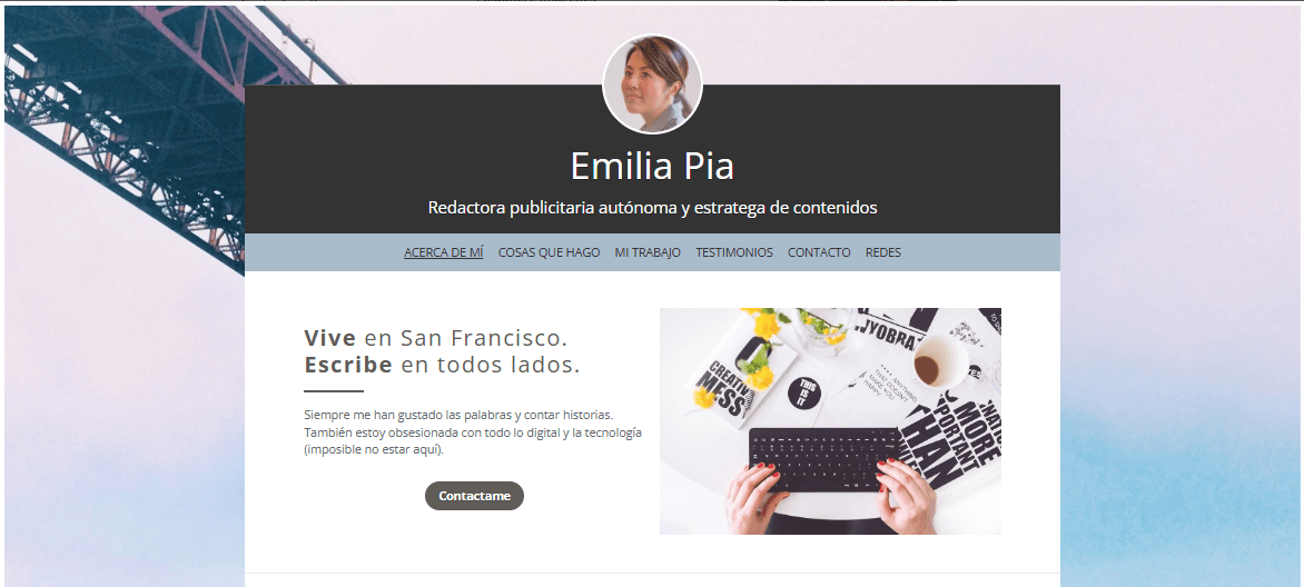 Plantilla de perfil de Strikingly