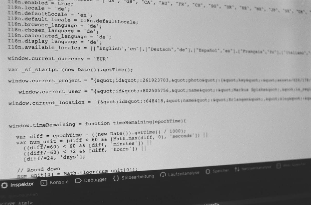 Porovnání minifikovaného a neminifikovaného kódu demonstrující rychlejší načítání na pomalém webu