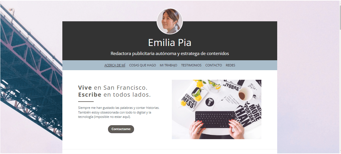 Plantilla de perfil de Strikingly