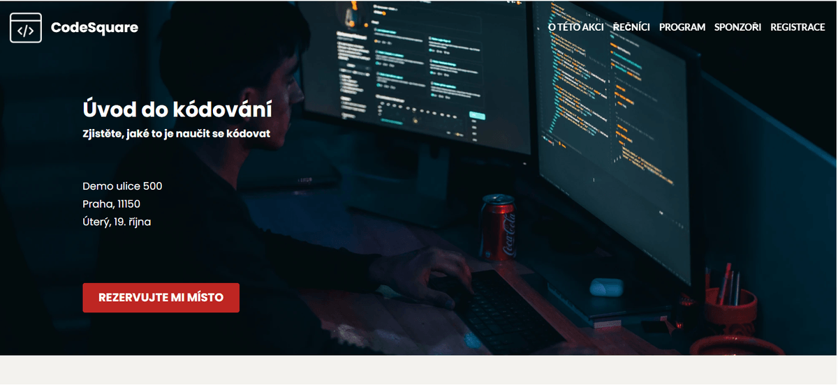 Šablona CodeSquare od Strikingly
