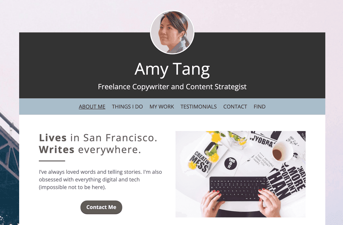 Plantilla de perfil de Strikingly