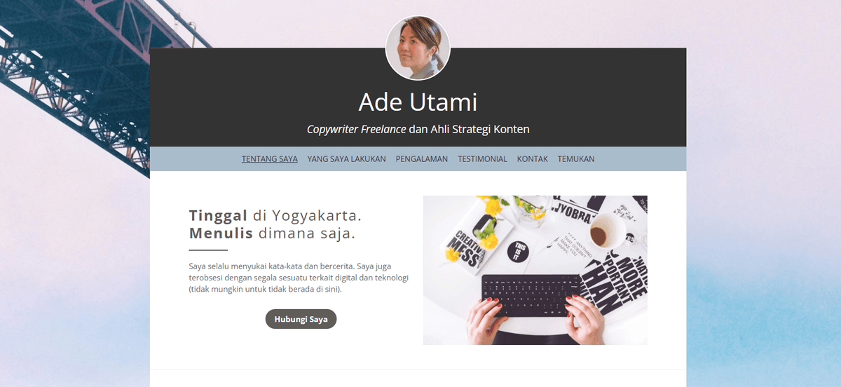 Templat Profil dari Strikerly