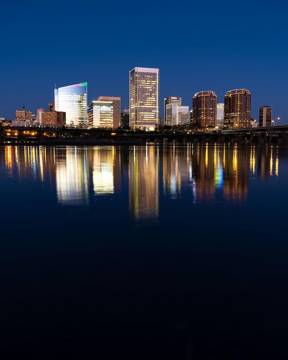 noční fotografie městské krajiny