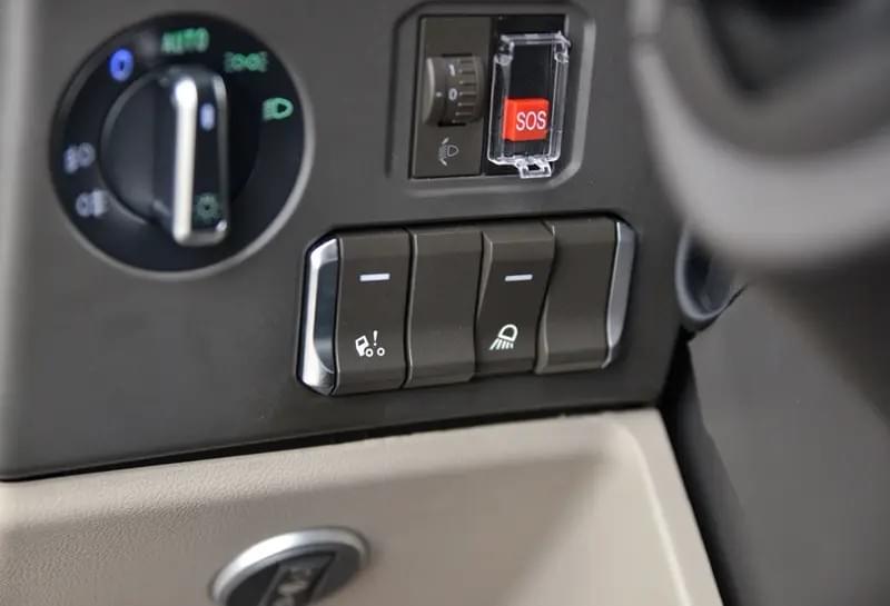We offer extensive after-sales support, including maintenance services and spare parts availability. Our team is committed to keeping your fleet running smoothly and efficiently, minimizing downtime for your operations. Comprehensive Support What We Offer sinotruk货车经销商