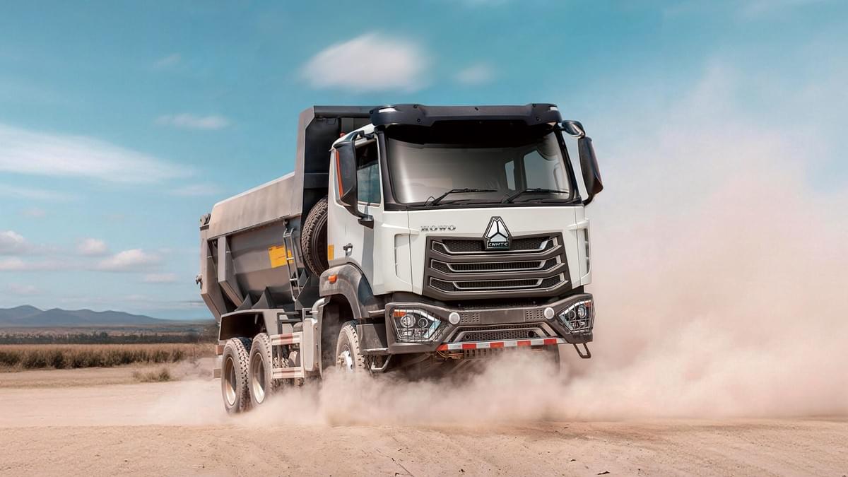 Our Sinotruk trucks are renowned for their reliability and performance. We pride ourselves on providing vehicles that meet stringent quality standards, ensuring that you receive a product that can handle the demands of your business operations. High-Quality Trucks What We Offer sinotruk货车经销商