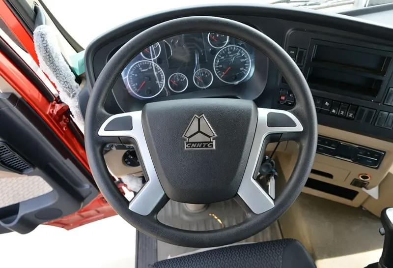 Our Sinotruk trucks are renowned for their reliability and performance. We pride ourselves on providing vehicles that meet stringent quality standards, ensuring that you receive a product that can handle the demands of your business operations. High-Quality Trucks What We Offer sinotruk货车经销商