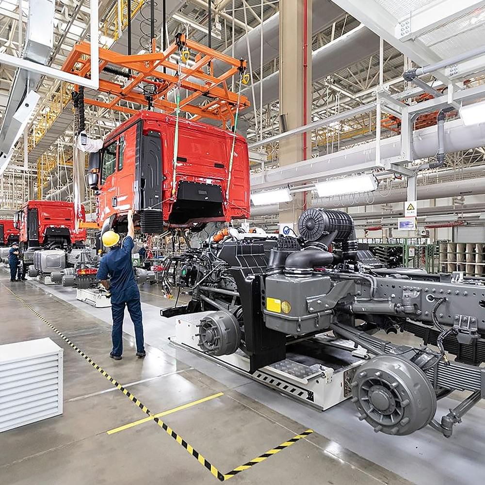 Our Sinotruk trucks are renowned for their reliability and performance. We pride ourselves on providing vehicles that meet stringent quality standards, ensuring that you receive a product that can handle the demands of your business operations. High-Quality Trucks What We Offer sinotruk货车经销商