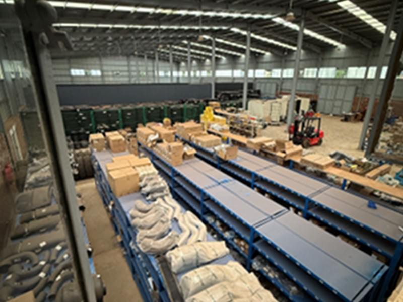 Tailor-made solutions that fit your specific transportation needs, ensuring efficiency and effectiveness in your operations. Custom Solutions for Your Business What We Offer sinotruk货车经销商