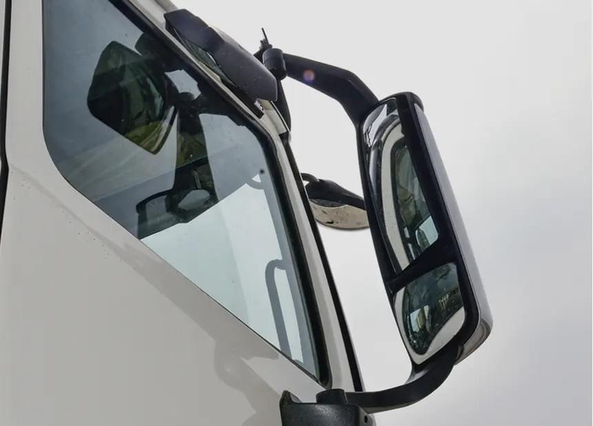 Our Sinotruk trucks are renowned for their reliability and performance. We pride ourselves on providing vehicles that meet stringent quality standards, ensuring that you receive a product that can handle the demands of your business operations. High-Quality Trucks What We Offer sinotruk货车经销商