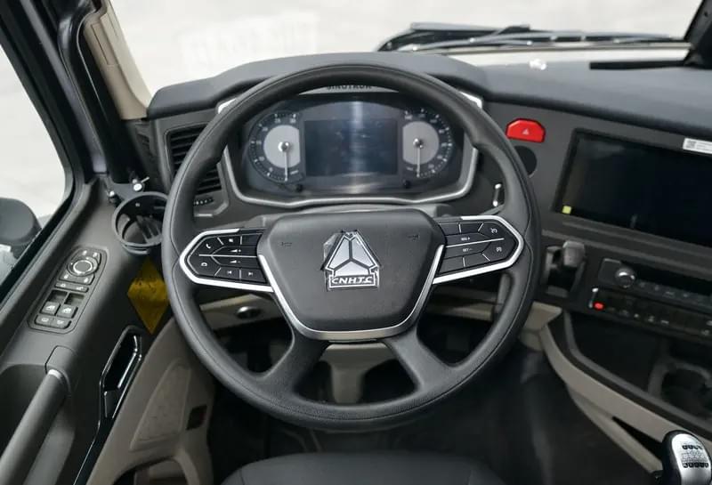 Our Sinotruk trucks are renowned for their reliability and performance. We pride ourselves on providing vehicles that meet stringent quality standards, ensuring that you receive a product that can handle the demands of your business operations. High-Quality Trucks What We Offer sinotruk货车经销商
