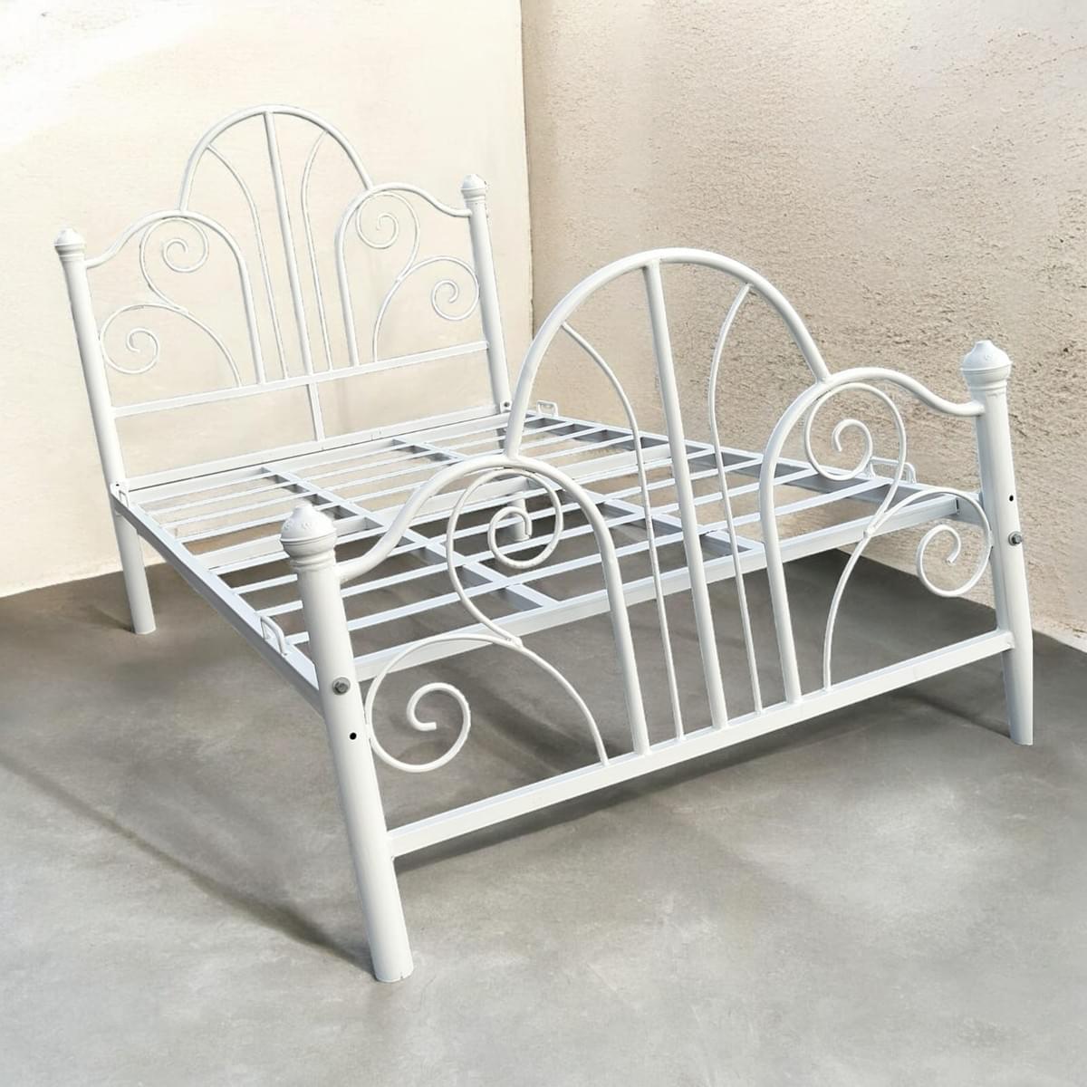 Vintage flowered mountain metal bed frame 