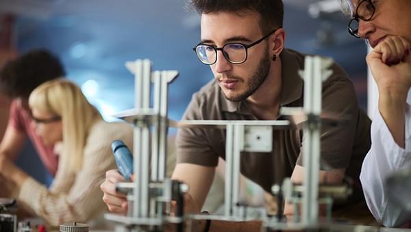 CLP Group actively engages in clean energy and energy storage initiatives. Our extensive international experience allows us to share valuable insights and practical expertise, supporting partners in the transition to low-carbon energy systems. Clean Energy Partnerships Our Strategic Focus CLP Group’s Expansion Vision and Strategic Focus in the U.S. Market

CLP Group’s approach to the U.S. market is centered on intelligent energy solutions, digital services, and low-carbon transformation, with a measured, partnership-driven strategy that emphasizes technology leadership and long-term value creation rather than large-scale asset ownership.

A key priority is the development of smart energy and digital service collaborations, including microgrid management, energy asset optimization software, and demand response platforms. By leveraging its global experience in digital energy management, CLP aims to help partners enhance system efficiency, flexibility, and resilience, supporting the modernization of energy infrastructure.

In parallel, CLP seeks to actively participate in clean energy and energy storage collaborations and technical exchanges. Drawing on its extensive international experience in renewable energy development and operations, the Group intends to contribute practical expertise and gl