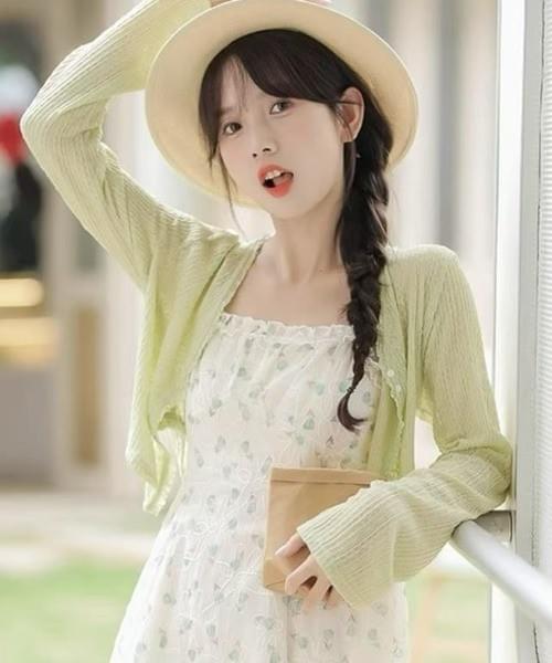 ふんわり透かし編みショートカーディガン／2色展開（ホワイト・グリーン）