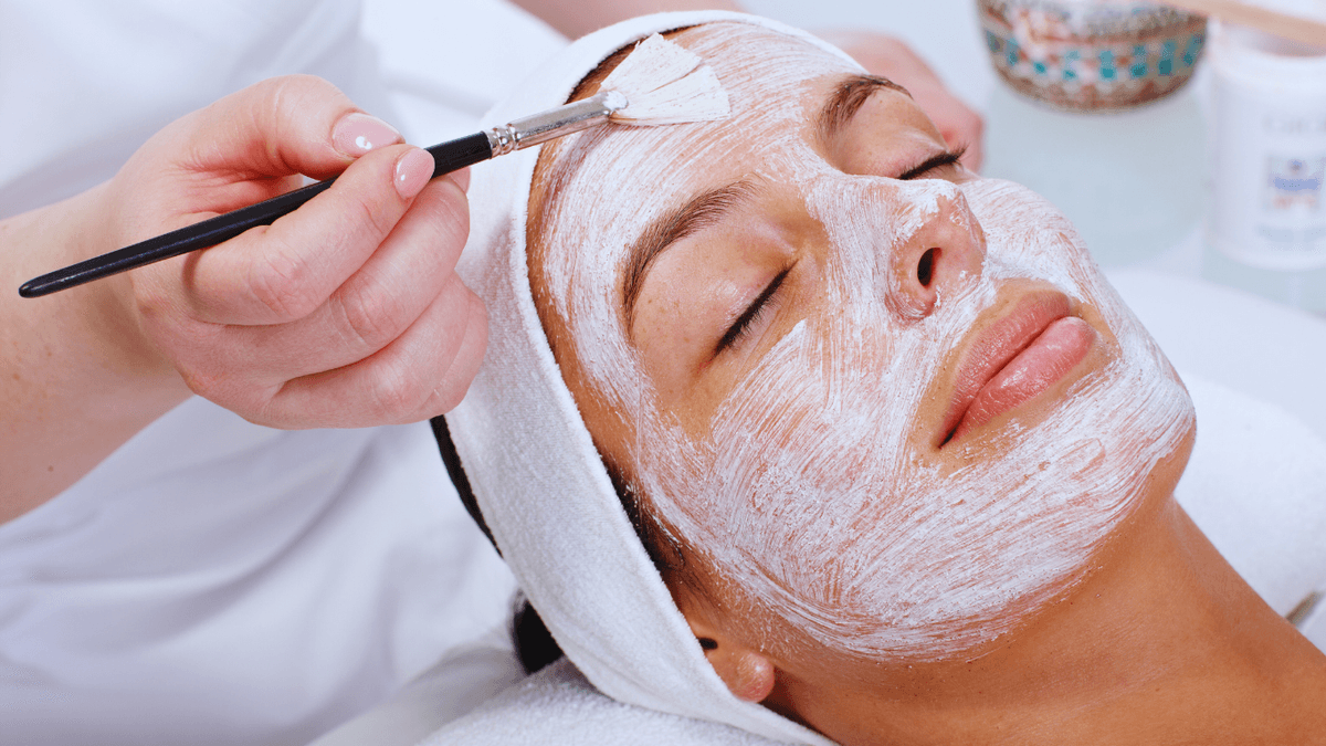 Relax your mind and body with our Aromatherapy Oil Massage, using essential oils to enhance relaxation and promote overall well-being. Aromatherapy Oil Massage Our Services at out shop we offer Traditional Thai massage, Sabai Signature massage, Deep Tissue Massage, aromatherapy oil massage,Hot Stone Massage, Pregnancy massage,Foot Reflexology, neck, back, shoulder massage, Indian head massage, Sabai Signature facial we also have our Package 1. Quick relief 60 mins.  2. Deep relax & Radiance  90 mins 3. Head to toe Relax  120 mins.