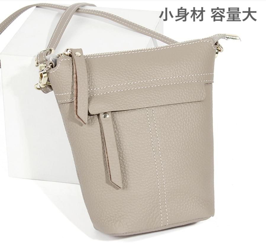 高質感牛皮水桶小包