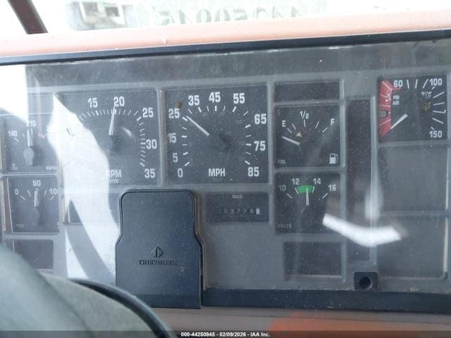 2000 INTERNATIONAL 3800 - BUS