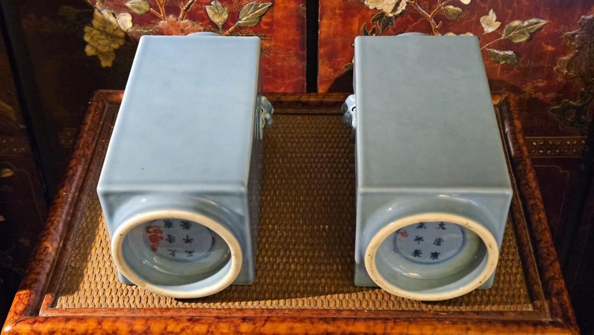 晚清天蓝釉琮式瓶