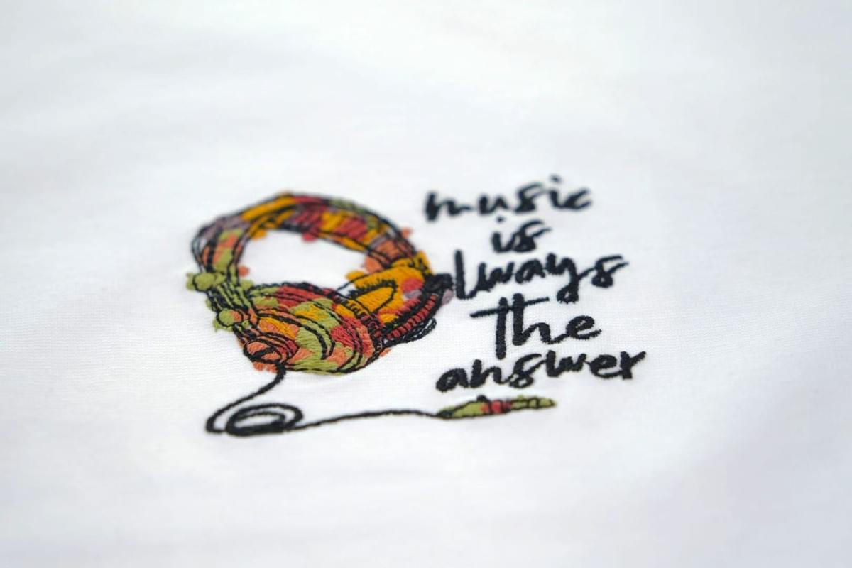 Music Wave塗鴉耳機印花T