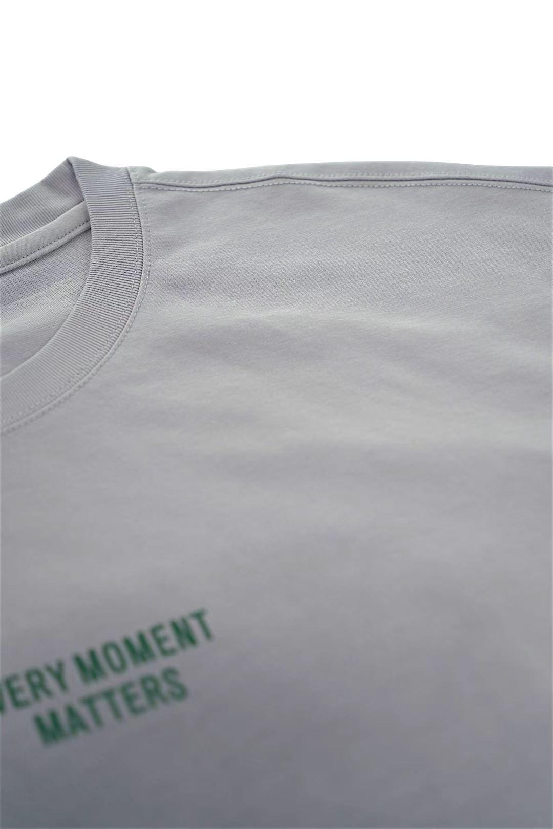 Every Moment 噴染字樣T