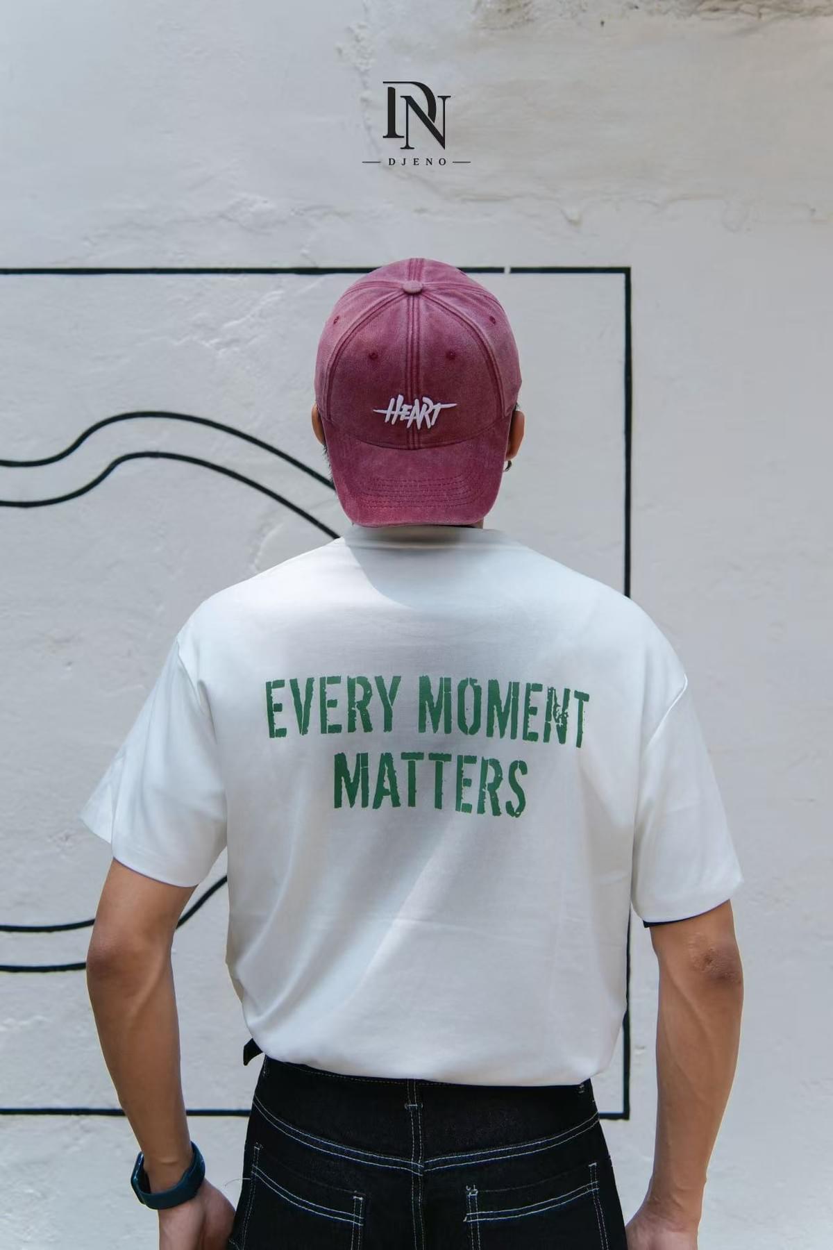 Every Moment 噴染字樣T