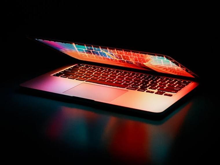 Haida injection molding machine laptop production