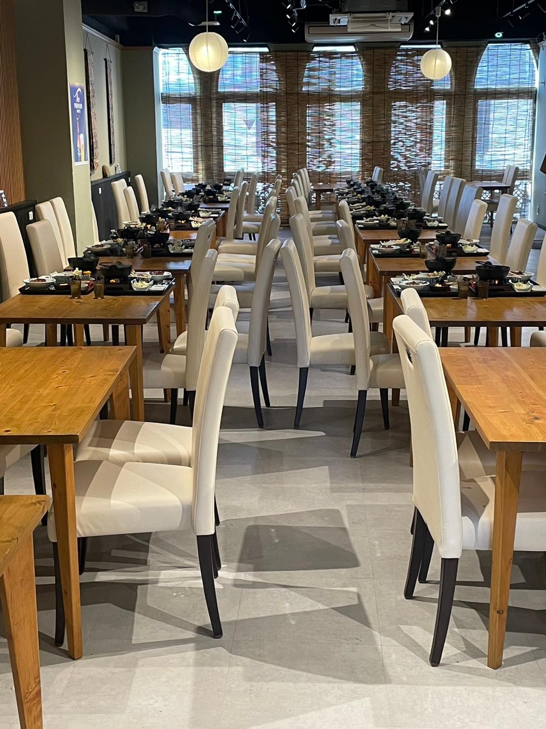 Our service team has undergone professional training, dedicated to providing thoughtful service to every guest, ensuring your dining experience is impeccable. professional service Our characteristics Kyoto Japanese style restaurant