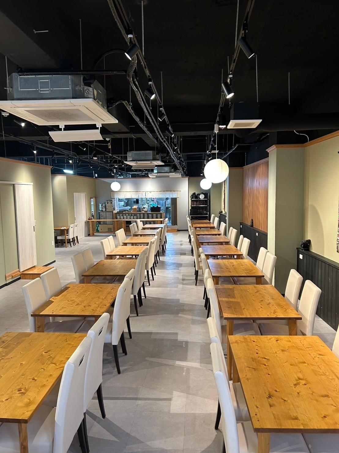 Our service team has undergone professional training, dedicated to providing thoughtful service to every guest, ensuring your dining experience is impeccable. professional service Our characteristics Kyoto Japanese style restaurant