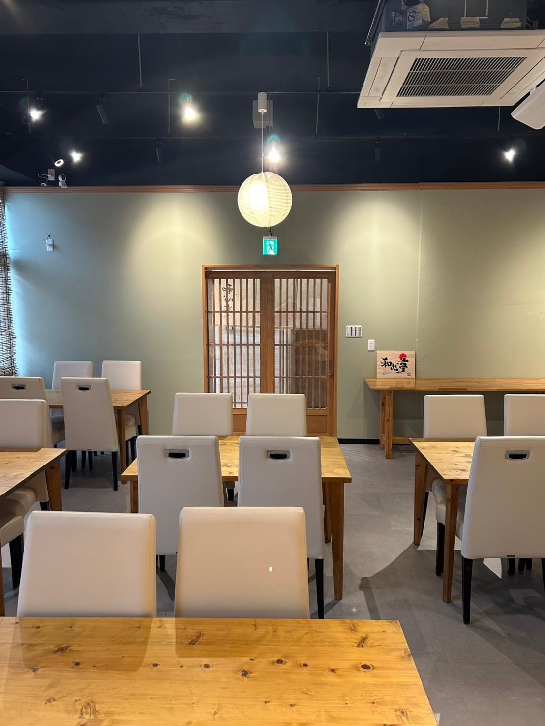 Our service team has undergone professional training, dedicated to providing thoughtful service to every guest, ensuring your dining experience is impeccable. professional service Our characteristics Kyoto Japanese style restaurant