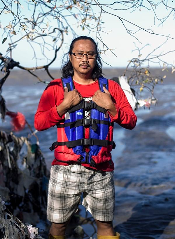 Eco-Hero. River Detective, Ashoka Fellow. Goldman Environmental Prize - Prigi Arisandi is an environmental activist who loves being called River Defender. @prigi.arisandi initiated a local movement to stop industrial pollution from flowing into Surabaya’s river that provides drinking water to 3 million people. Indonesia’s rivers are becoming more and more polluted with industrial waste, but most Indonesians are unaware of this destruction to their environment. Prigi trains children and adults to become amateur “environmental detectives,” conducting their own scientific research and publicizing it in the media.  