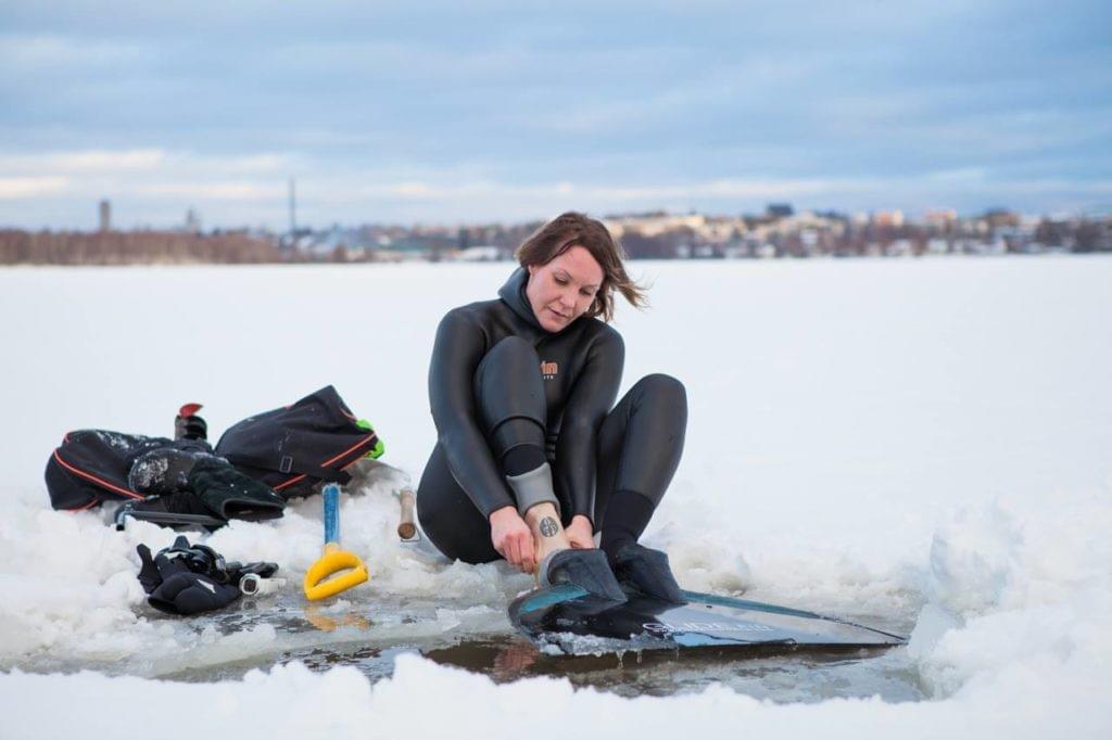 Women's record - 50 M swimming under the ice wearing only swimming suit - “There is no place for fear," says Finnish freediver @johannanordblad. "No place for panic. No place for mistakes. Under the ice, you need total control.” Arctic Free Diving Helped Save Her Leg. She holds the world record for a 50-meter dive under ice. 