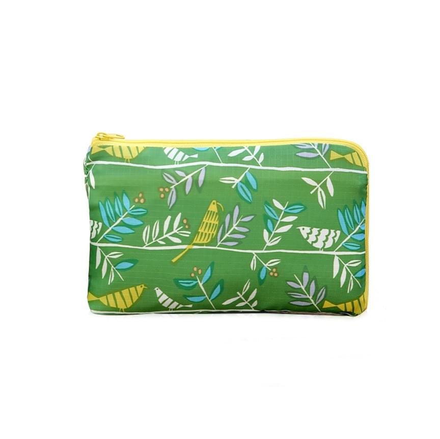 Discover our stylish and functional makeup bags that blend beauty with practicality, perfect for organized storage. Elegant Design Our Collection 做一个化妆包都官网，各种分类的化妆包，做一个企业网站，不要网店