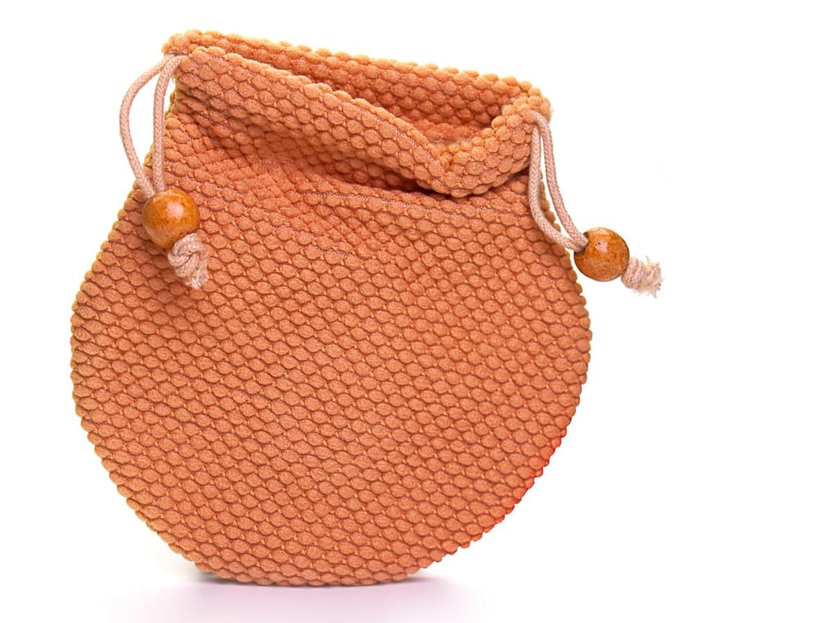 Discover our stylish and functional makeup bags that blend beauty with practicality, perfect for organized storage. Elegant Design Our Collection 做一个化妆包都官网，各种分类的化妆包，做一个企业网站，不要网店