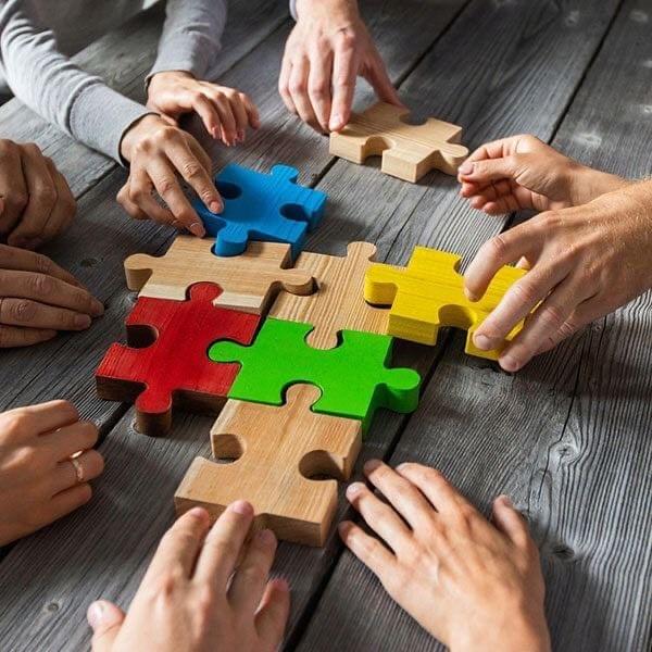 Promote different industries' cooperation and innovation, open more business possibilities, co-create the future. Cross-border cooperation Function Introduction Human network small universe | resource sharing · business connection · cross-border cooperation