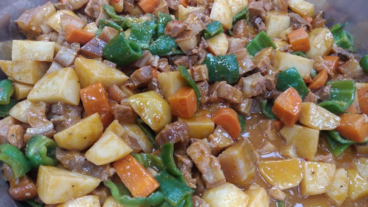 We provide balanced nutrition, diverse flavors group catering plans, ensure every meal is healthy and delicious, suitable for businesses, schools, and institutions needs. Group meal service Our service Group meal, department store