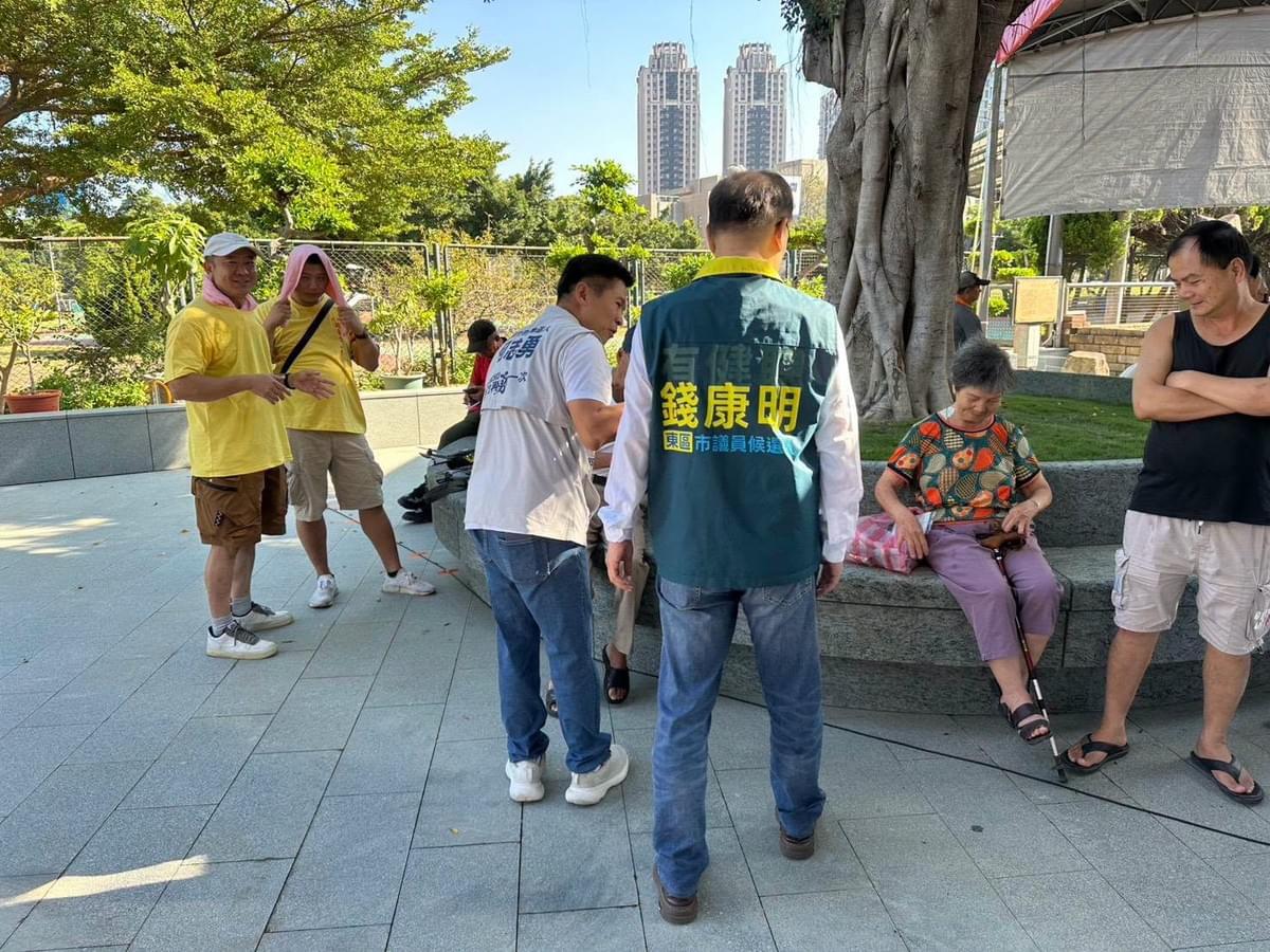 一大早 前往開臺金山寺 參加祈福遶境活動 遇到一大群好朋友 大家都為新竹市努力中