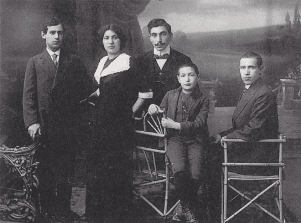 Mark Rothko in 1912, front of picture
