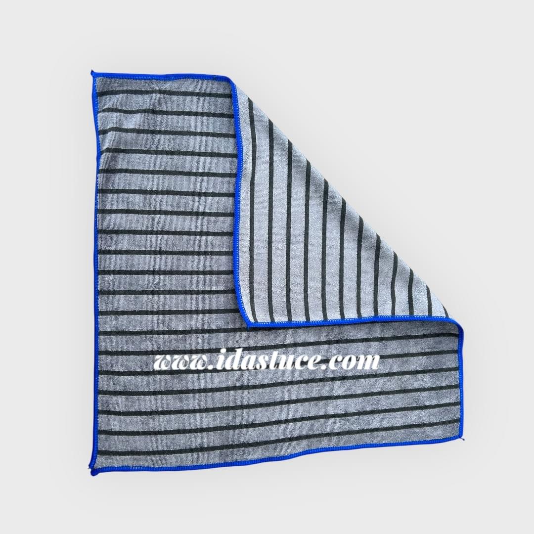 Chiffon carbone pour éliminer la poussiére