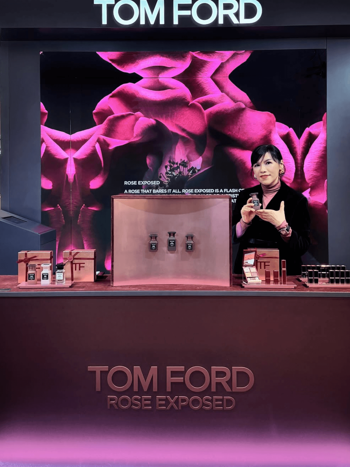 Tom Ford Rose Exposed Pop Up Store